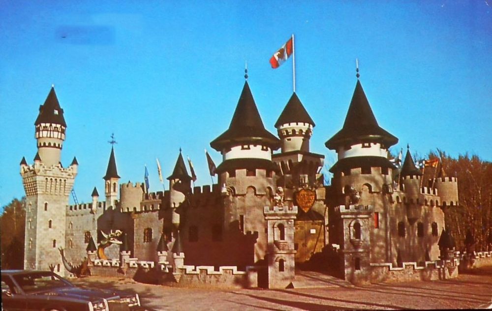 Vintage postcard of Castle Village Gift Shop in Midland, Ontario.