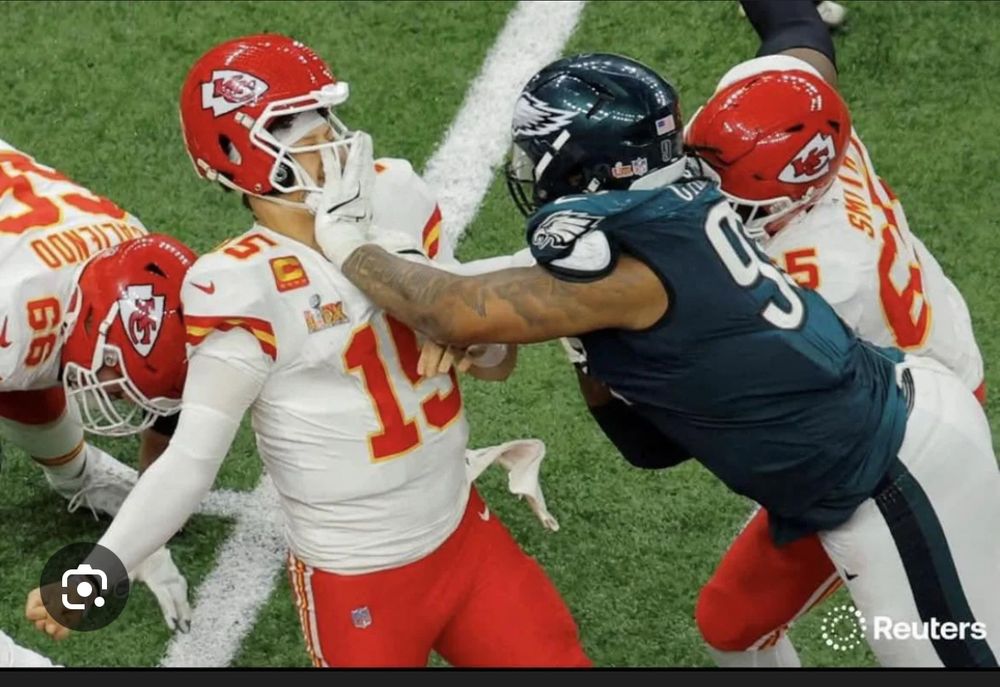 Jalen Carter smacking Patrick Mahomes during Super Bowl LIX