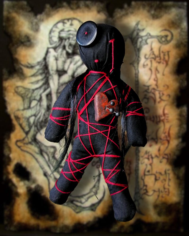 A cute handmade voodoo doll made from black fabric, red yarn, buttons, stuffing and hair from a wig. He has a sculpted heart that is pierced with three pins. This poppet is available in my store at the attached link. (I am based in South Africa and shipping to the US is done via UPS with insurance to your door at a flat rate of 100 dollars up to 12 pounds.)
#oneofakind #ooak #horror #creepydolls #haunteddolls #horrorart #spooky #haunted #darkart #horrorartists #creepytoys #goth #gothaesthetic #alt #altaesthetic #horrorcollectibles #horrorcollector