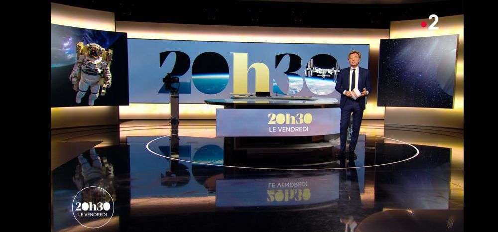 Capture d'écran de Laurent Delahousse sur le plateau de France 2