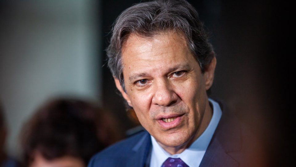 Fiação subterrânea proposta por Haddad em 2014 poderia ter evitado apagão em SP