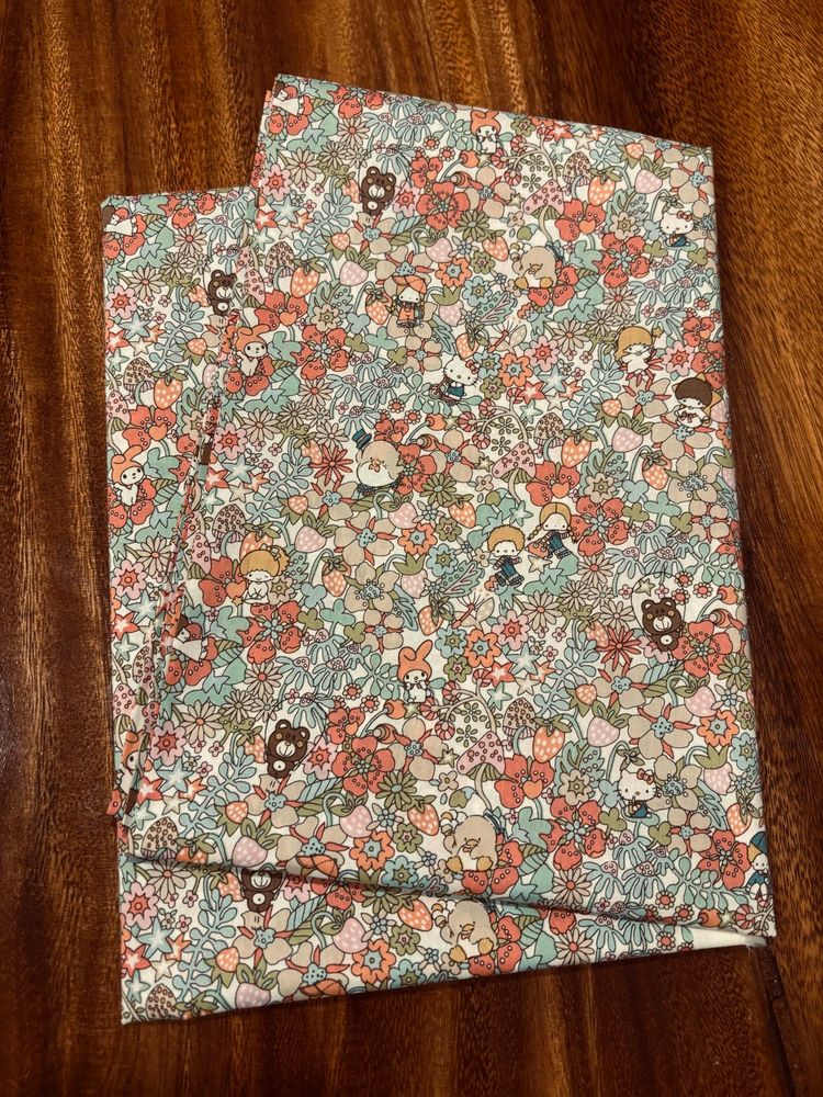 サンリオコラボのリバティタナローン生地