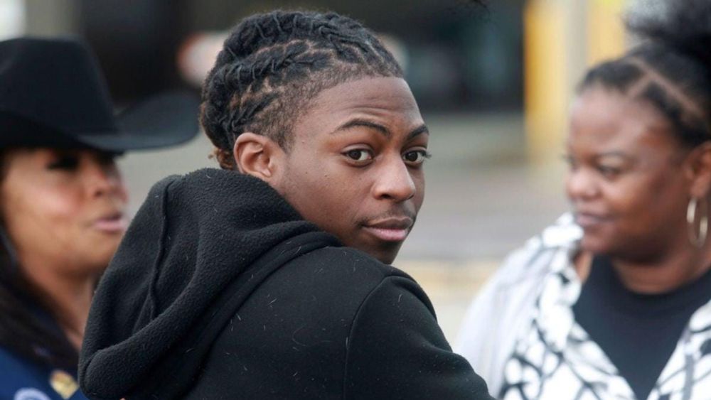 This Black Texas Teen Still Can’t Go to School Because He Has Long Locs