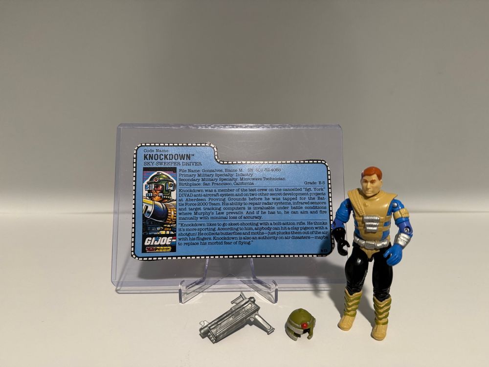 1987 Knockdown figure & filecard. 