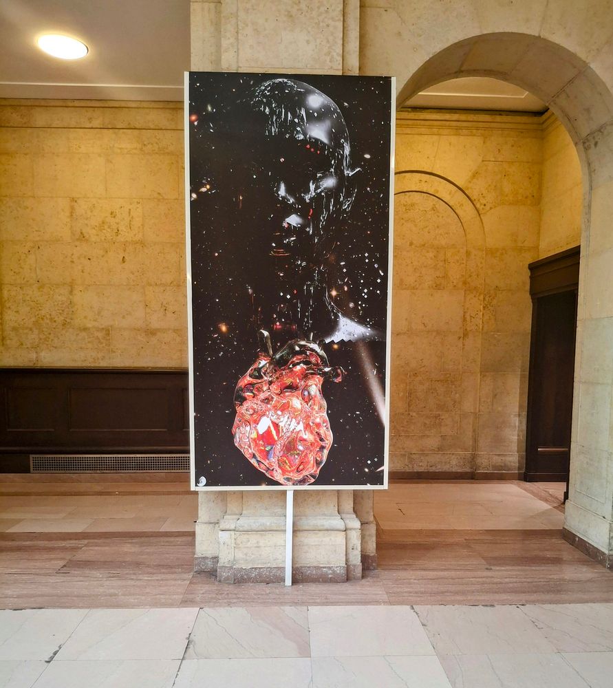 Usually I am rushing through Toronto's Union Station, but today, I stopped & took a moment to enjoy this exhibition by some of Canada's talented black artists. The exhibition is called "A Transit Through Time," & this piece is called "Celestial Heart" by Camille Kiffin. I love it! #Canada #art 🇨🇦