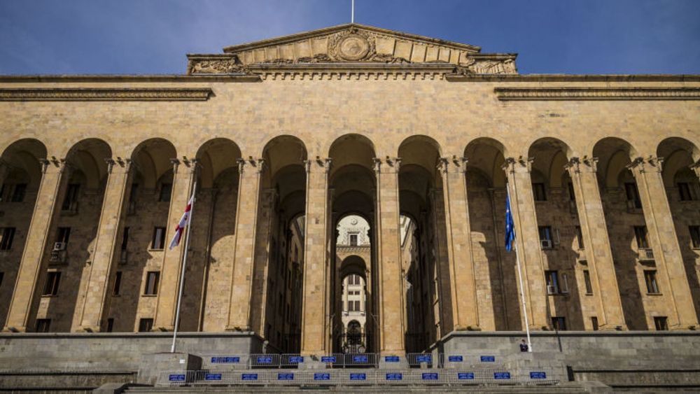 Géorgie : le président du parlement passe en force et adopte une loi restreignant les droits LGBTQIA +