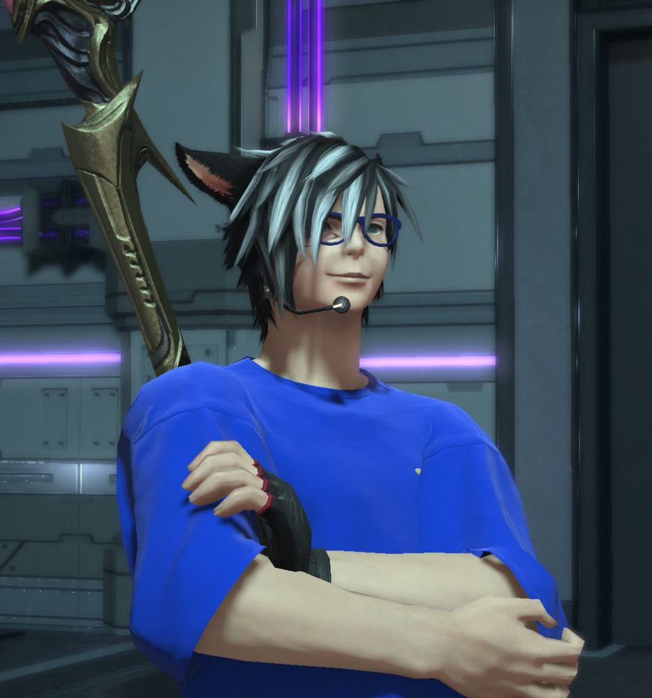 X'cirha from Tails of Heroes. He's smiling and crossing his arms. 