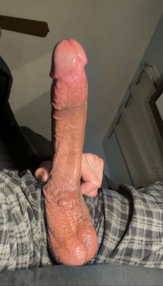 my balls looking melty while my oiled donger stands at full attention 