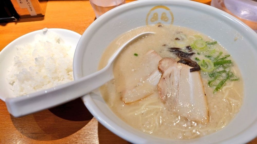 TOKYO豚骨BASE MADE by 一風堂 アトレ大船 / JR大船駅改札内