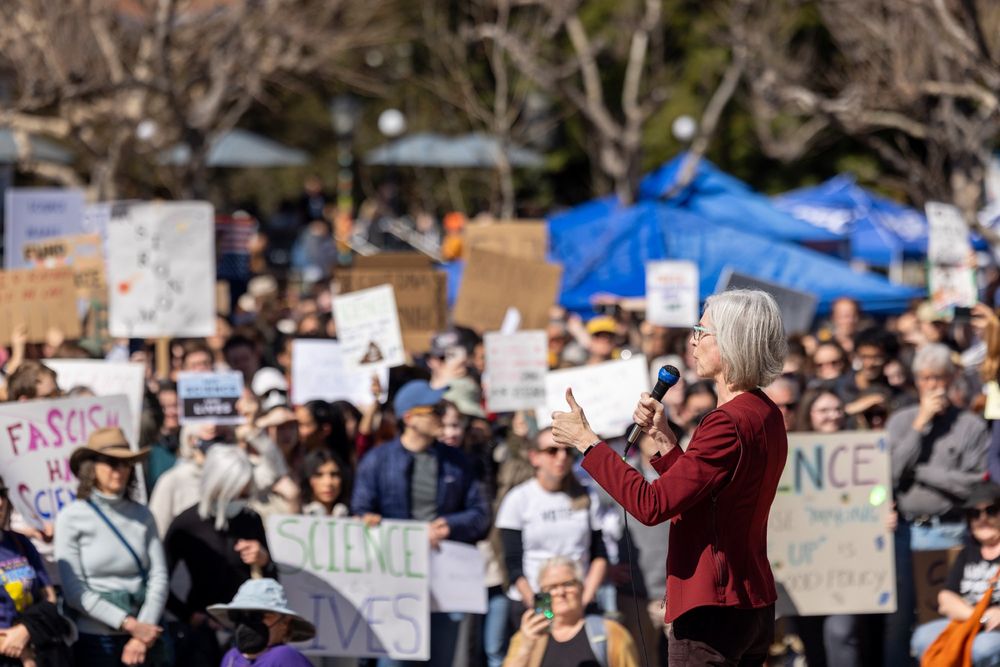 Jennifer Doudna speaking at Stand Up for Science in Berkeley