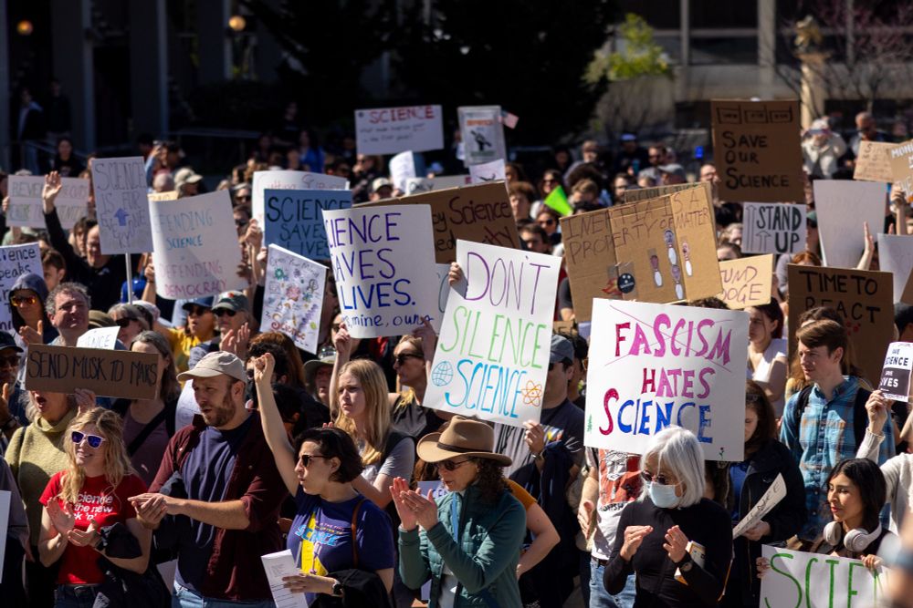 crowd at Stand Up for Science in Berkeley