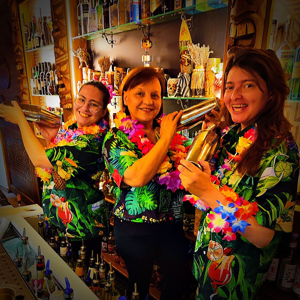 Estos son las piedras angulares que cada día nos animan a mostrar nuestra mejor versión y desempeñar nuestro trabajo con ilusión.
These are the cornerstones that encourage us every day to show our best version and carry out our work with enthusiasm.