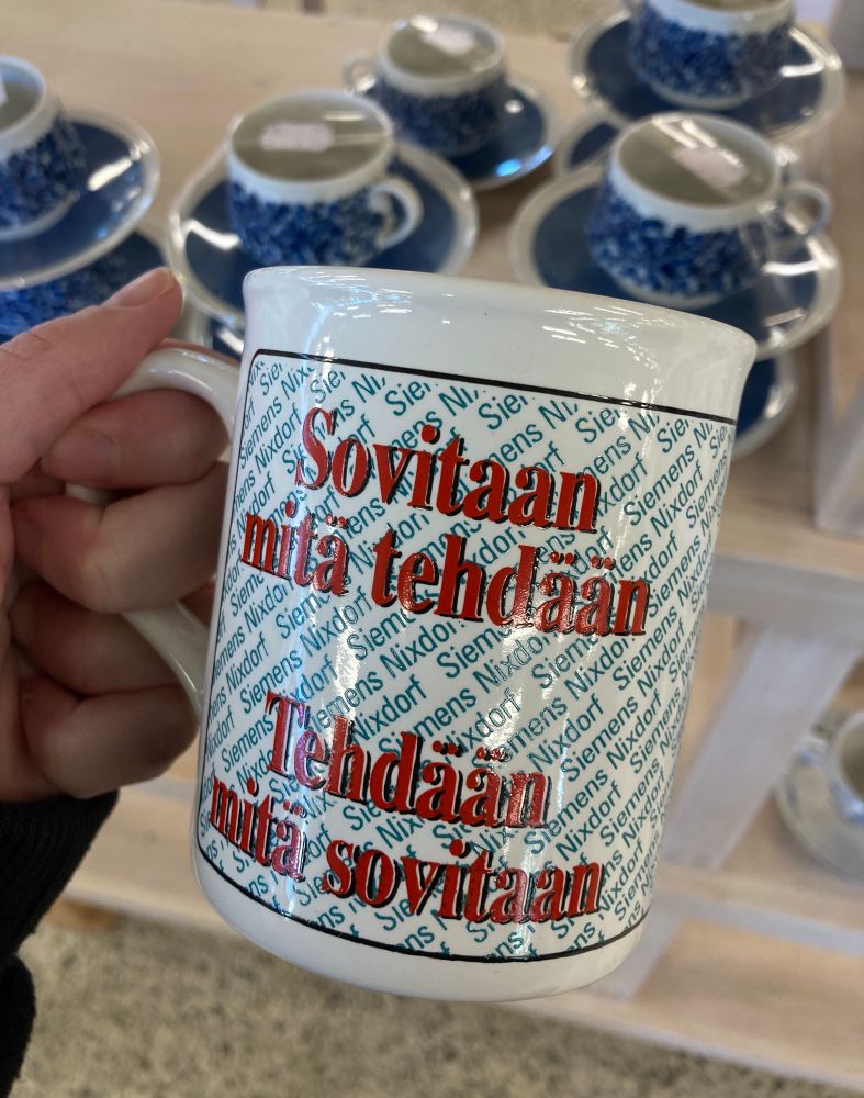 Mukin toinen puoli, jossa lukee ”sovitaan mitä tehdään

tehdään mitä sovitaan”