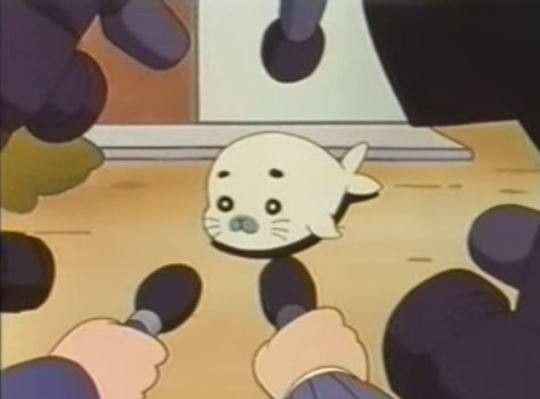 E também eu não ando bem por conta dos meus problemas que eu tenho "ah mas é só se tratar" bb se fosse fácil eu trataria tudo isso em uma semana se eu fosse um fico milionário. Mas eu sou um pobre que nem ganha dinheiro do próprio bolso, e com isso faço desenhos pra vê se consigo ganhar grana para comprar o que preciso e até minhas medicações que no máximo são um valor de 200 ou 300 reais. Então assim, não tá sendo fácil pra mim nesse momento pq eu só penso em m#### e as vezes de fazer alguma bobagem. Fazer apelo na internet é o mesmo que falar pra um fantasma. E falar pro fandom é o mesmo que jogarem Pedras em você então. Entendam 
Eu tenho depressão faz 7 anos 
Só vieram cuidar dessa porra depois dos meus 20 anos. Minha questão financeira não é uma  das melhores e com isso evito muito falar sobre, mesmo meu trabalho não sendo uns dos melhores pq o fandom só liga mais pra números, sexo e qualquer coisa apelativa. Eu mandaria esse povo tomar no cu e terem noções que existem sim artistas que só querem serem Algo mas tô vendo que nem nesse mundo eu consigo então eu tô pensando se continuo ou não, nesse fandom  ou não por que eu passei por um monte de coisa calado e isso é sufocante eu tentar ter empatia com novatos. Entendam, eu não sou uma má pessoa 
Só foram alguns  fdps que tiraram meu brilho e esperança que era pouca.