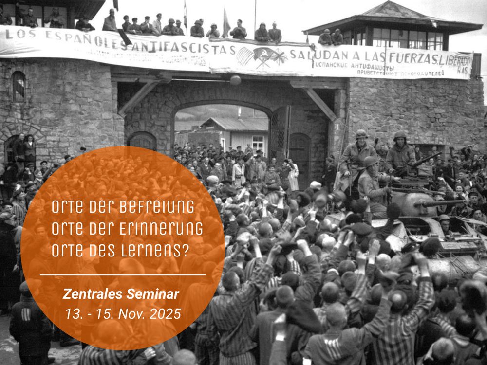 Das Foto zeigt eine nachgestellte Szene vom ersten Eintreffen amerikanischer Soldaten im KZ Mauthausen, vermutlich 7. Mai 1945 (Credit: US National Archives and Records Administration, Public Domain).