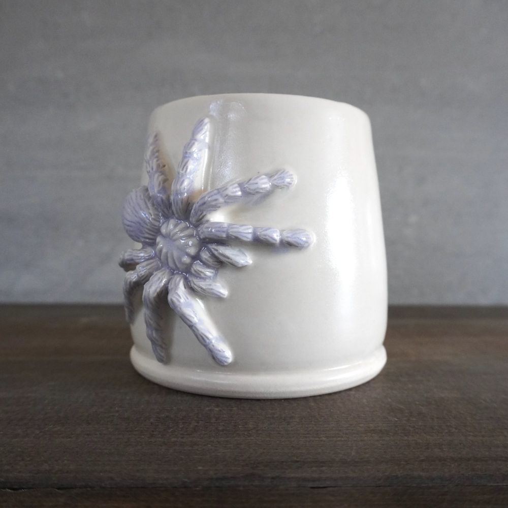 Same mug, side view