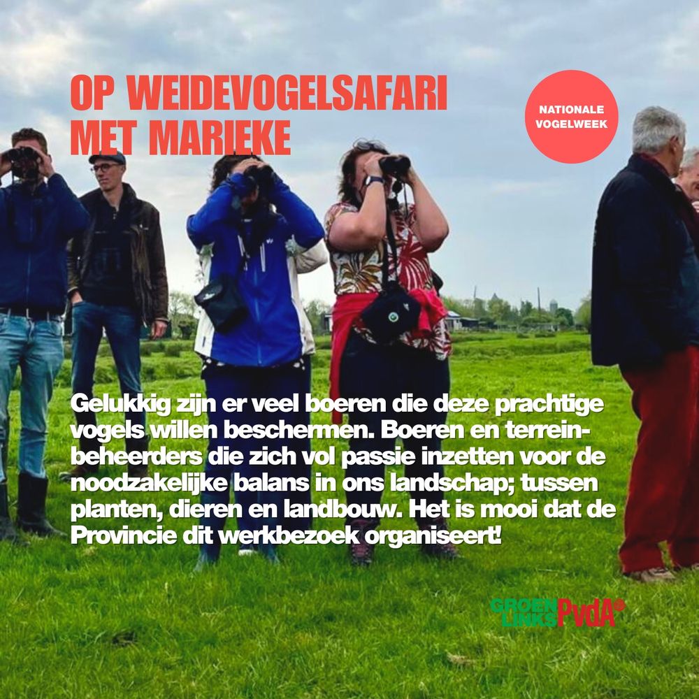 
Foto van Marieke Spekreijse met de verrekijker tijdens het werkbezoek, samen met andere statenleden
