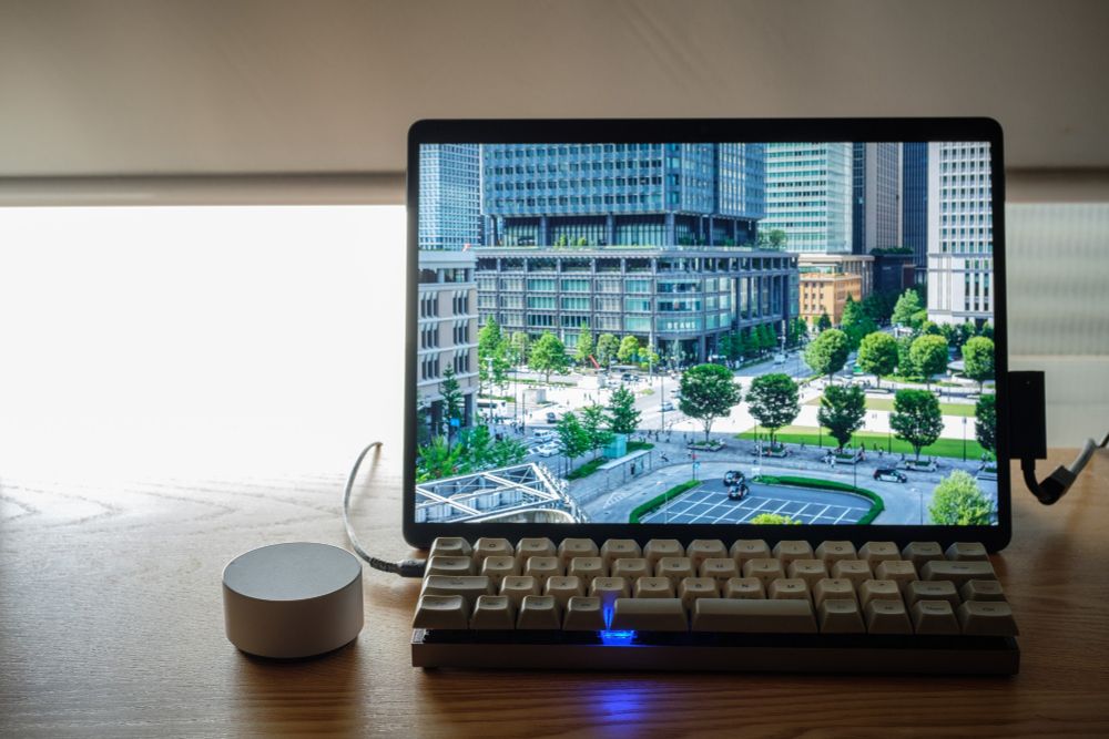 低反射フィルムを貼ってマットな気分のSurface