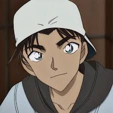 Juste Heiji Hattori, le sourire aux lèvres.