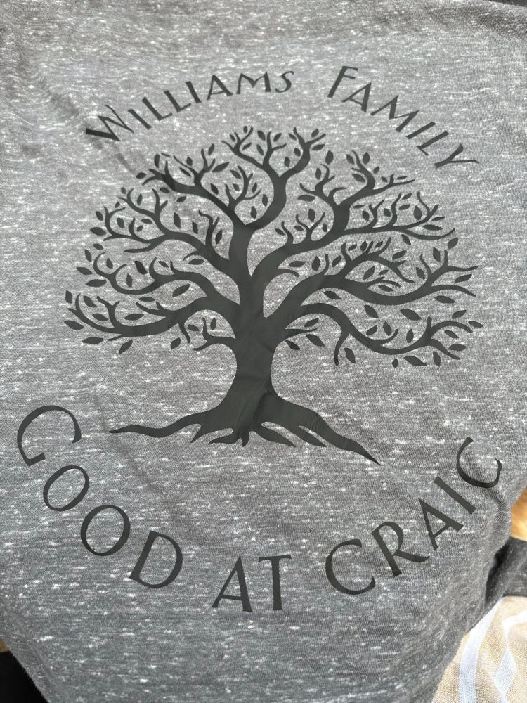 Short design with tree and the phrase: Williams family, good at craic