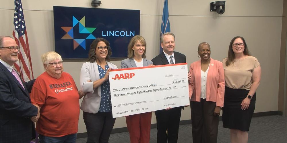 Lincoln launches AARP-funded program to help seniors, immigrants use public transit