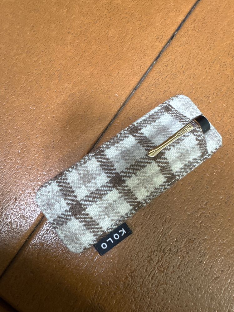 Kaweco pen in tan plaid felt case