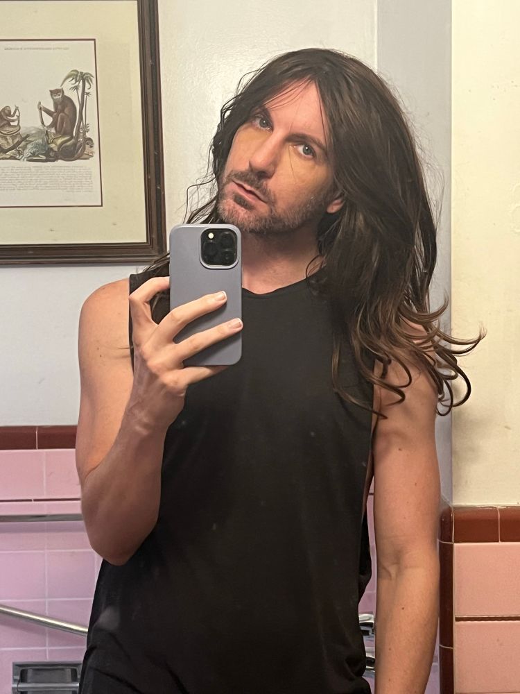 Long wig that looks like gay Jesus — total slay