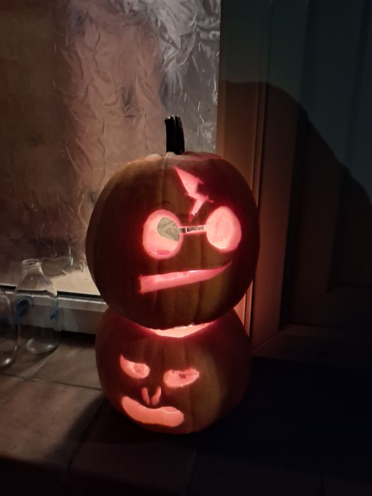 Child's Harry Potter and Voldemort pumpkins.