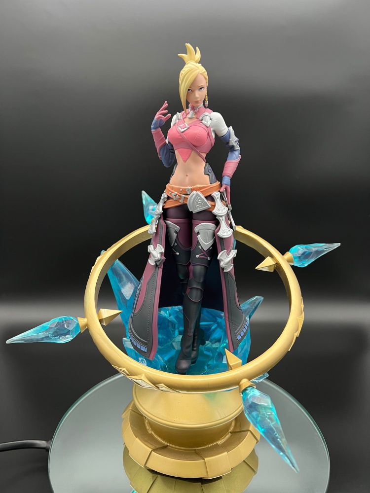 display photo of minfilia warde figurine from final fantasy XIV