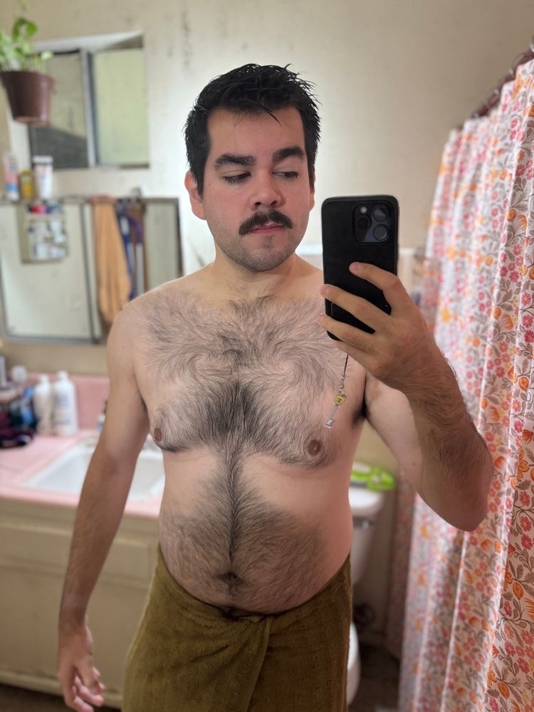 Shirtless mirror selfie, post shower