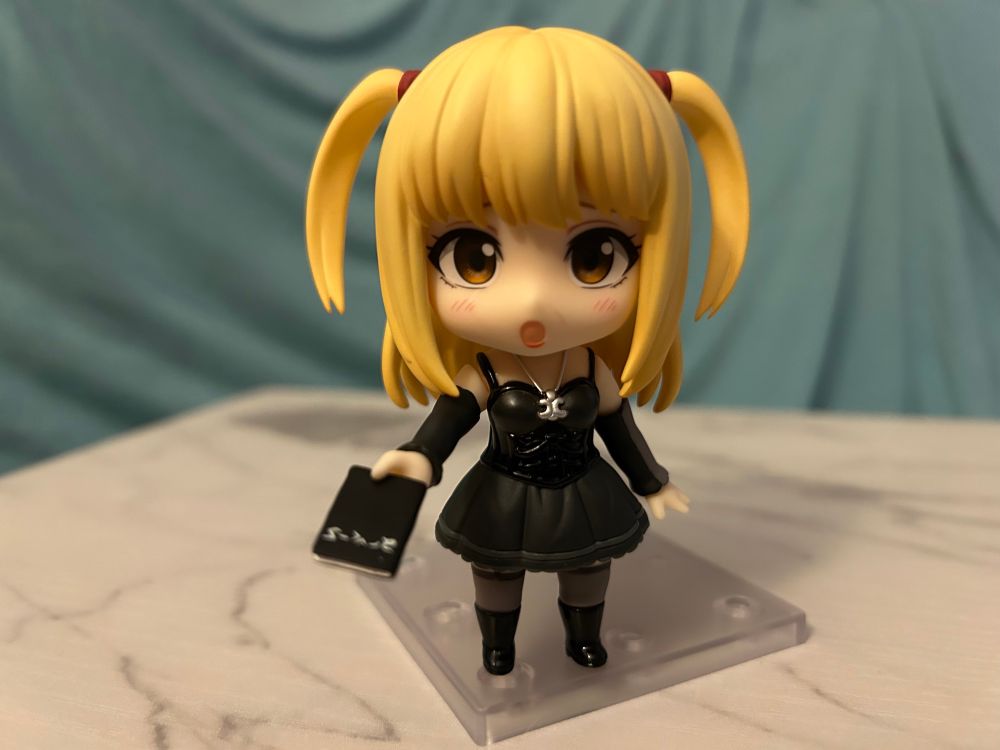 Misa Nendoroid holding Death Note