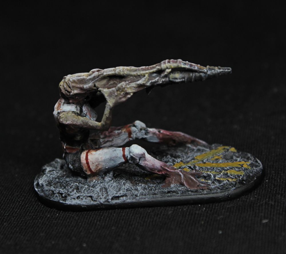 View from the other side.
This hand has a suggestion of fingers.
Its feet are grasping the floor with more melding flesh.