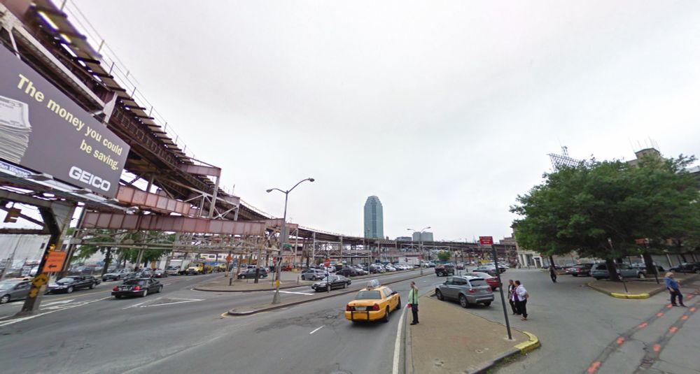 Google Streetview looking south from Queens Plaza and Northern Blvd in 2009