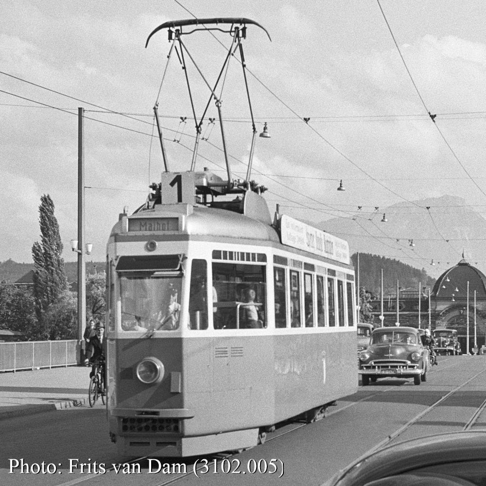 Verkehrsbetriebe der Stadt Luzern 🇨🇭
De brug in Luzern met emr. 105 op lijn 1. 
14 juli 1953.
Photo: Frits van Dam (3102.005)