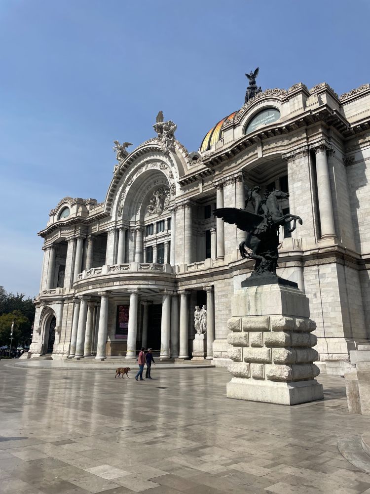 Picture of the exterior of Arts Palace in Mexico City.