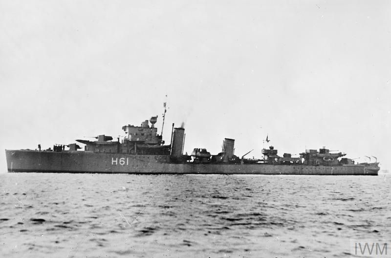 Destroyer HMS Express 📷 IWM A 17867 (Warship stationary in calm waters, carrying the hull number ‘H 61’)