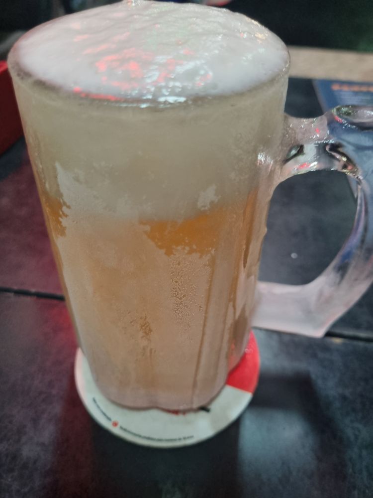 Foto da minha caneca de chope com deliciosa camada enevoada