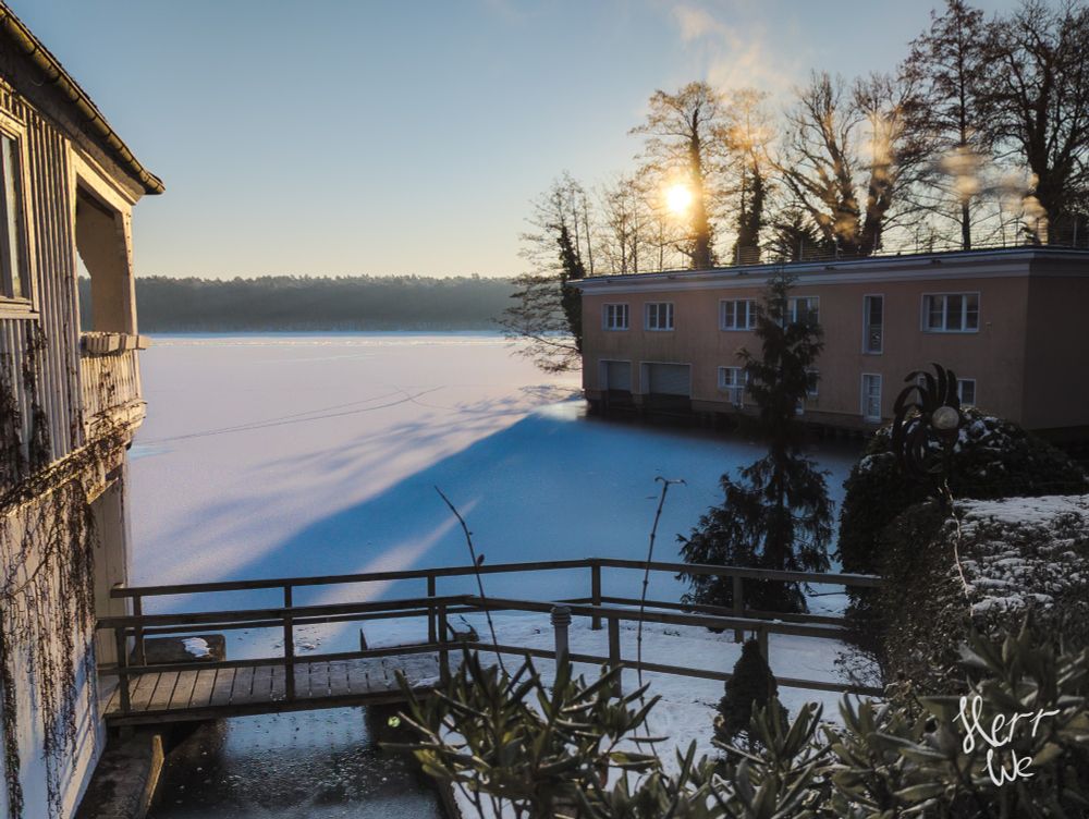 Sunrise above the lake
Sonnenaufgang überm See

