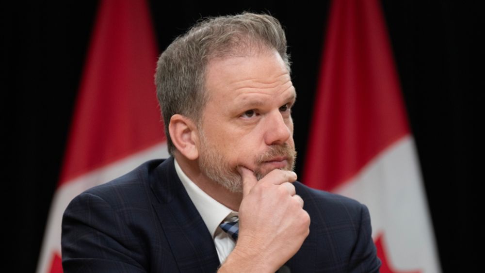 Health minister says feds 'not pulling the fire alarm' on NDP deal