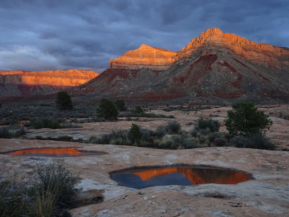 Hiking along the Esplanade Sandstone in western Grand Canyon is sublime.

#scape #landscape #GrandCanyon #NationalParks #Parkchat #landscapephotography #nature #backpacking #photobyraykenny #hiking