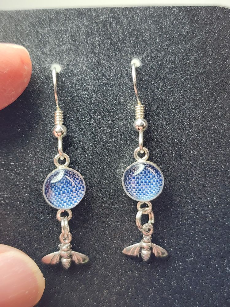 Cuuute little 8mm sterling bee earrings