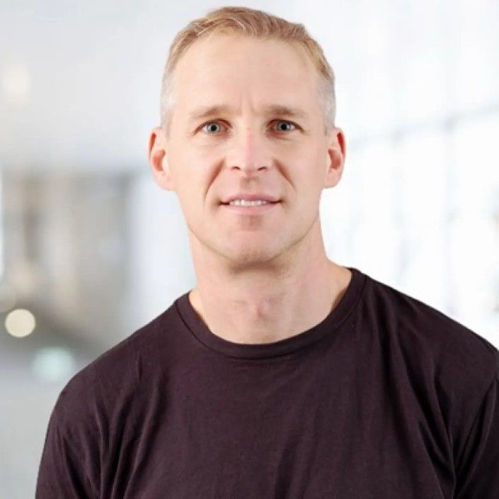 Dr Steve White