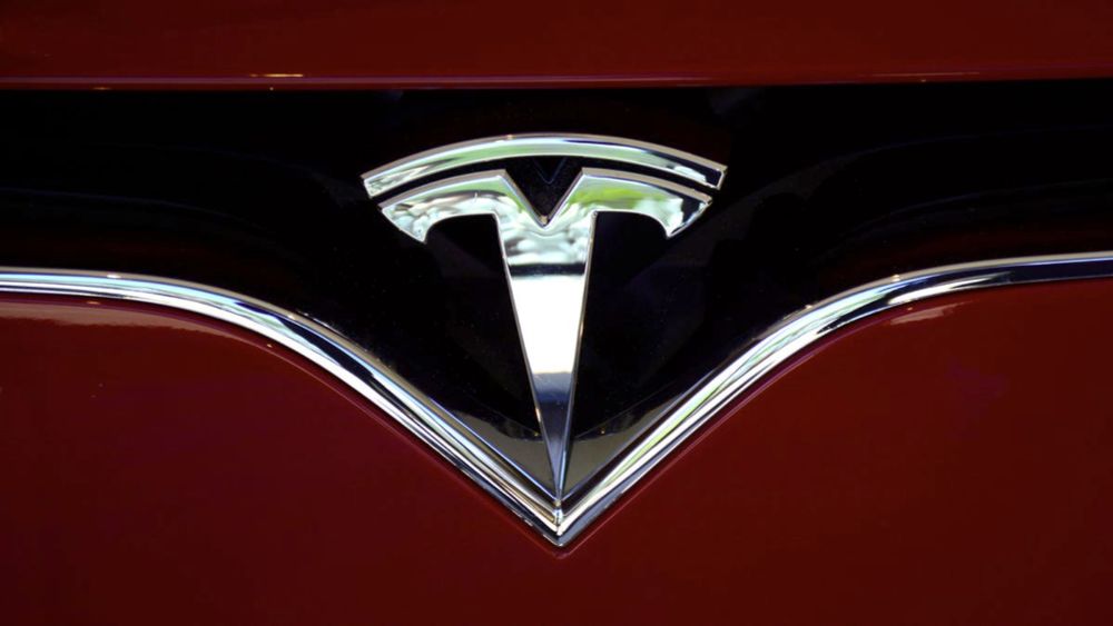 A Tesla executive sold $181.5 million worth of stock shortly after quitting