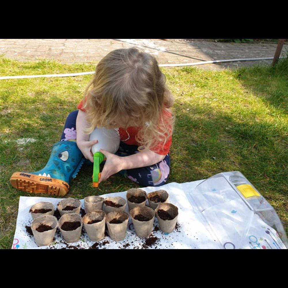 Teaching Primary Science Outside of the Classroom - Danny Nic's Science Fix