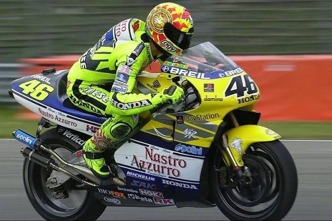 Valentino Rossi, Nastro Azzuro Honda (2000)