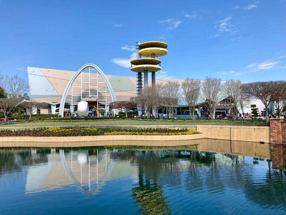 The facade of Men in Black: Alien Attack at Universal Studios Florida.