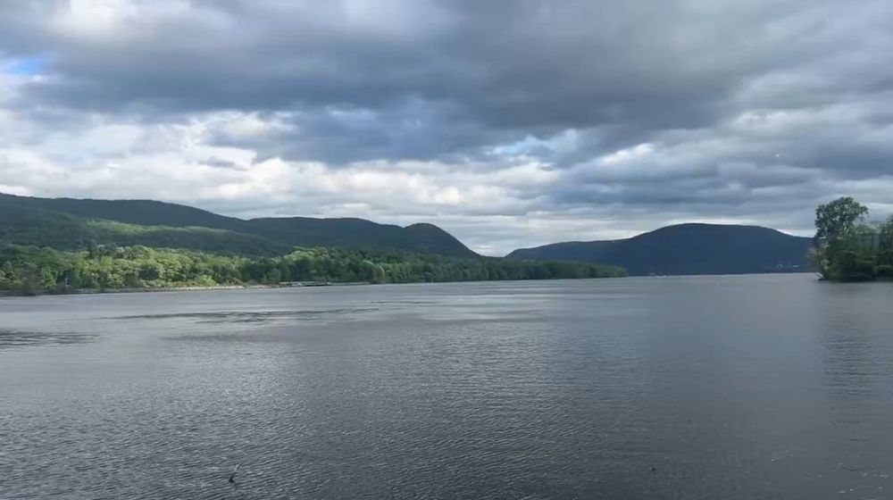 A mountainous landscape on the water in Upstate New York 