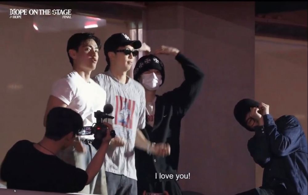 KIM NAMJOON MIN YOONGI PARK JIMIN KIM TAEHYUNG and the caption I LOVE YOU !