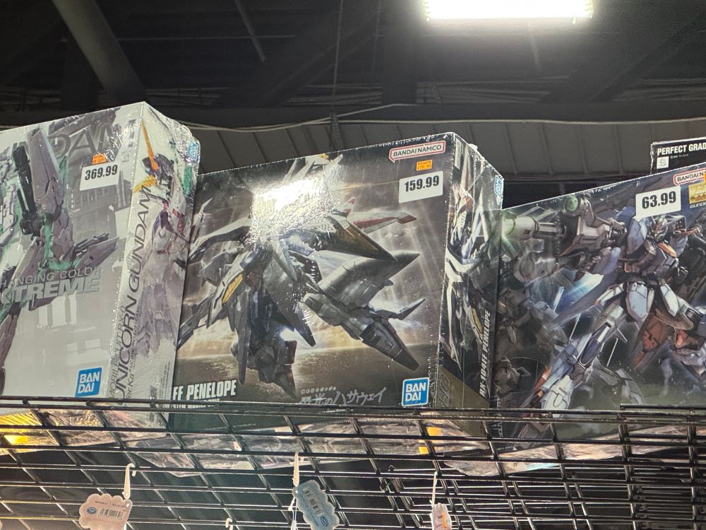 Yes that is a $159.99 price tag on a normal ass HG Penelope