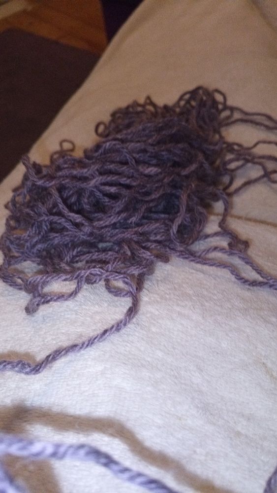 Loose pile of yarn 